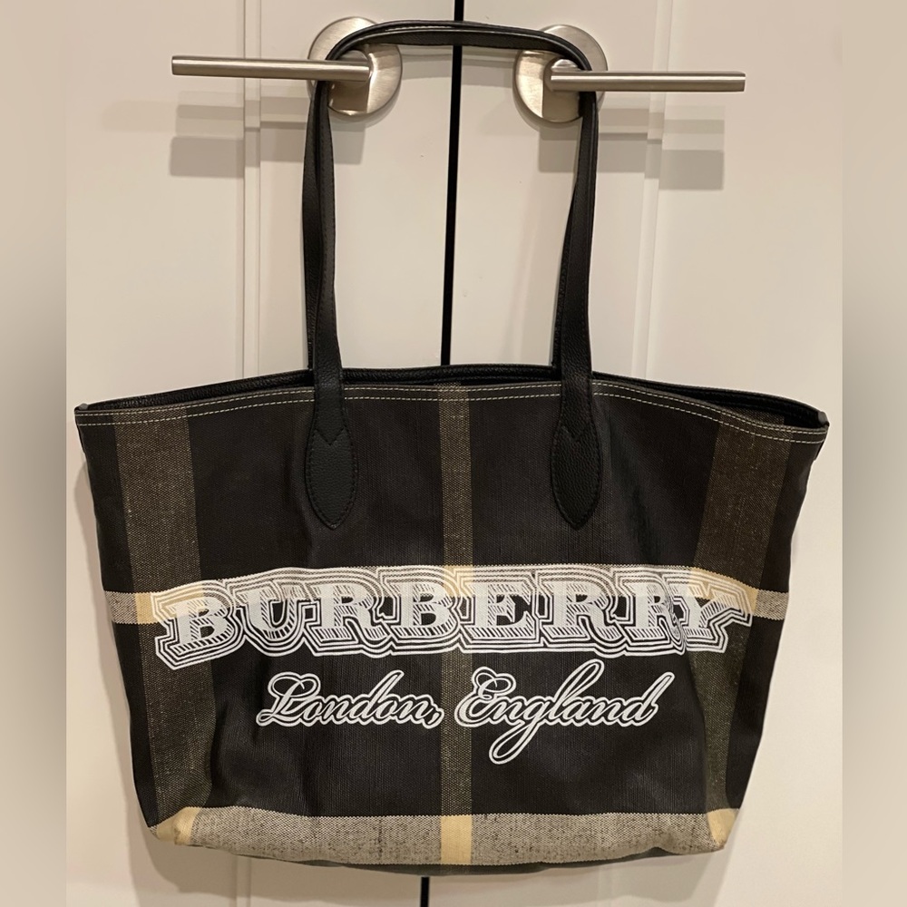 Very good condition Burberry Tote